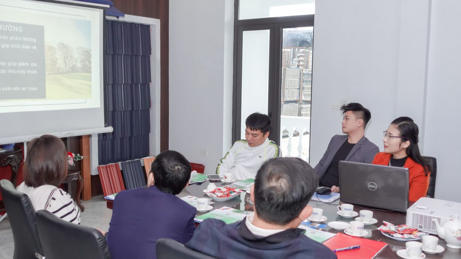 NASAKI Việt Nam giới thiệu ngói màu với Viettel Construction Yên Bái