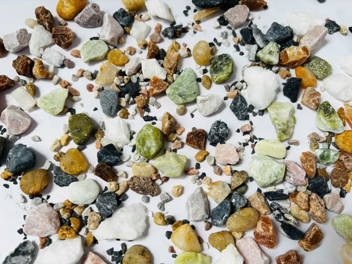 Hạt đá tự nhiên nhiều màu dùng làm cốt liệu gạch Terrazzo