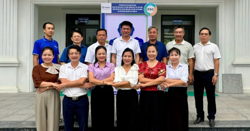 Đoàn Hiệp hội Doanh nghiệp tỉnh Lào Cai chụp ảnh cùng NASAKI