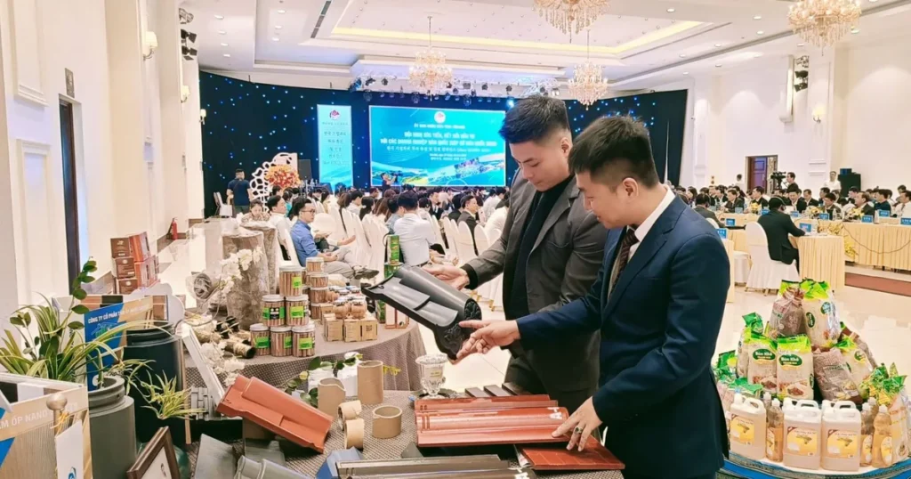 Gian trưng bày ngói NASAKI tại hội nghị kết nối đầu tư Hàn Quốc