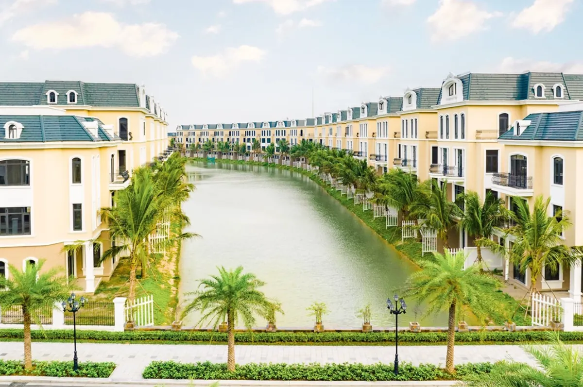 Biệt thự ven hồ tại Vinhomes Ocean Park 2 The Empire